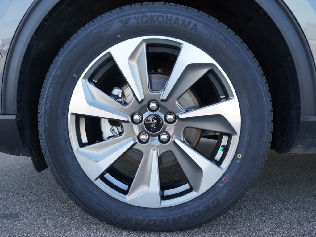 Certified 2023 Ford Escape Platinum w/ Premium Technology Package AWD/4WD image 28