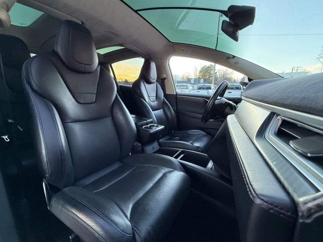 Used 2016 Tesla Model X 75D image 5