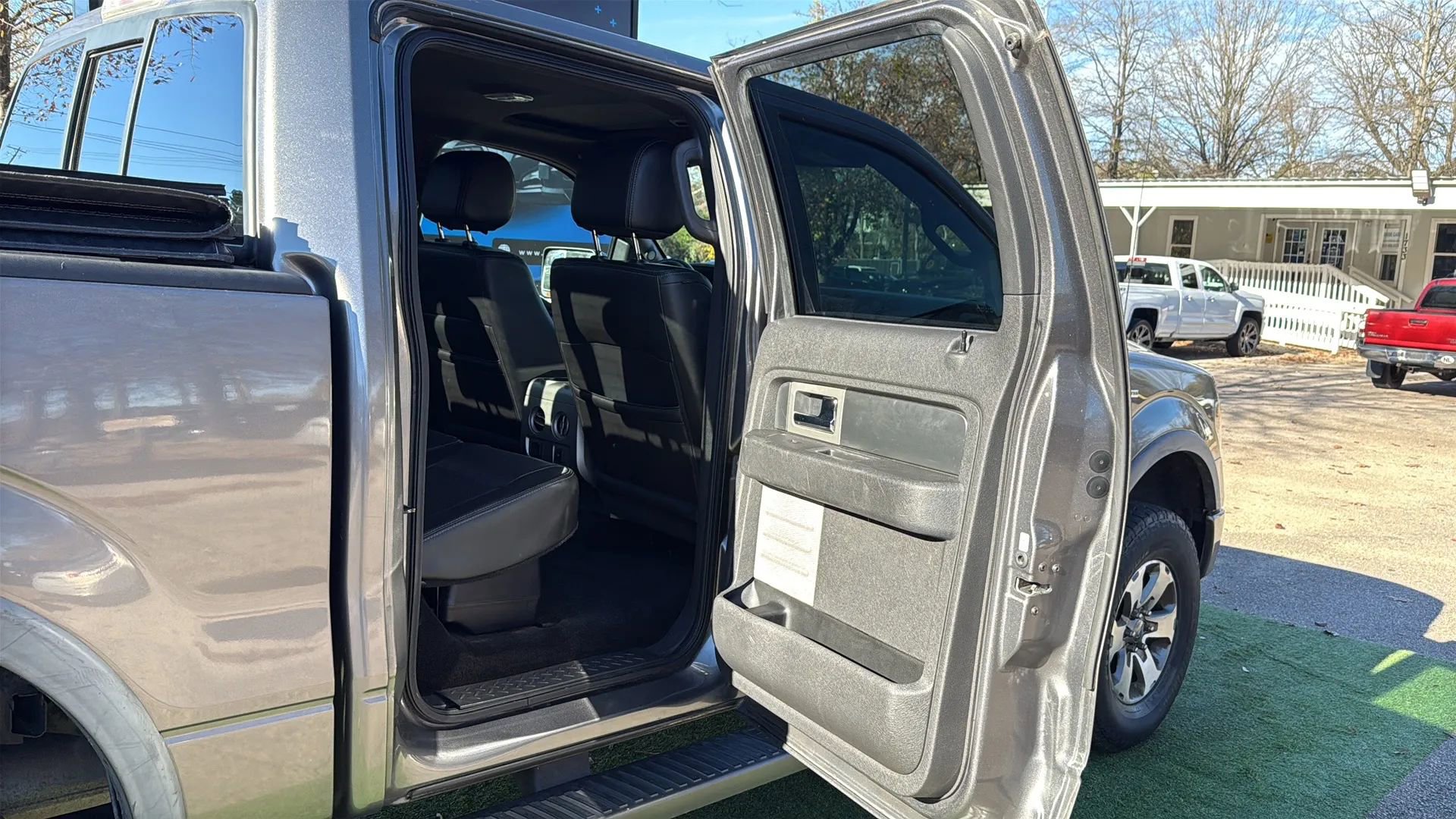 Used 2014 Ford F150 FX4 w/ Equipment Group 402A Luxury image 23