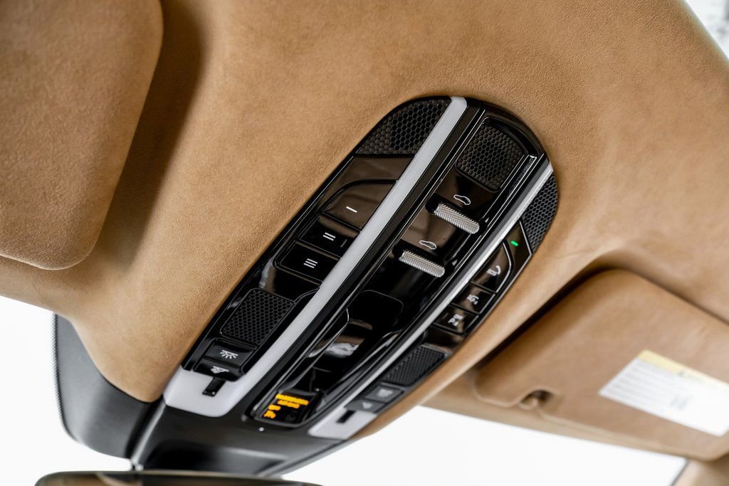 Used 2022 Porsche Panamera Turbo S image 19