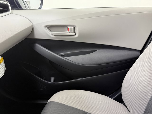 Used 2025 Toyota Corolla LE image 24