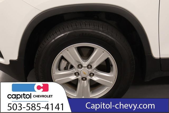 Used 2019 Chevrolet Trax LT w/ LT Convenience Package AWD/4WD image 9