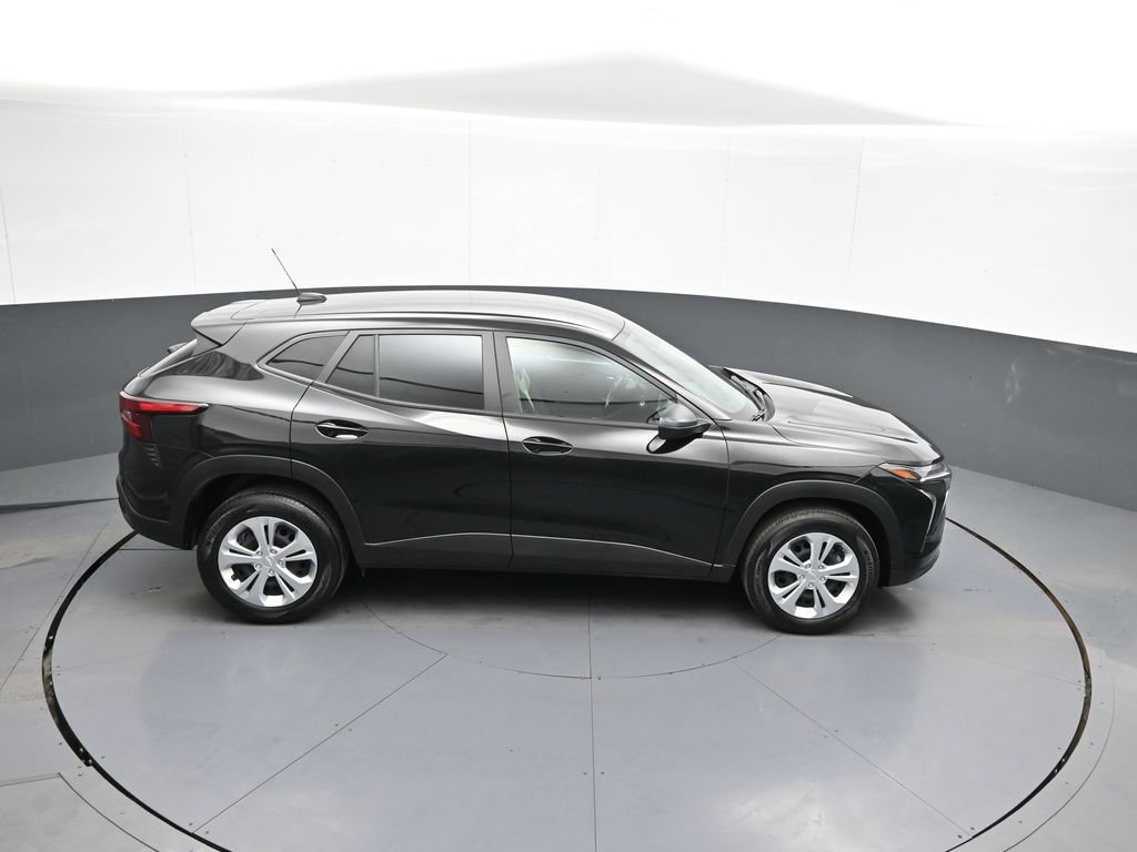 Used 2024 Chevrolet Trax LS w/ Driver Confidence Package image 36