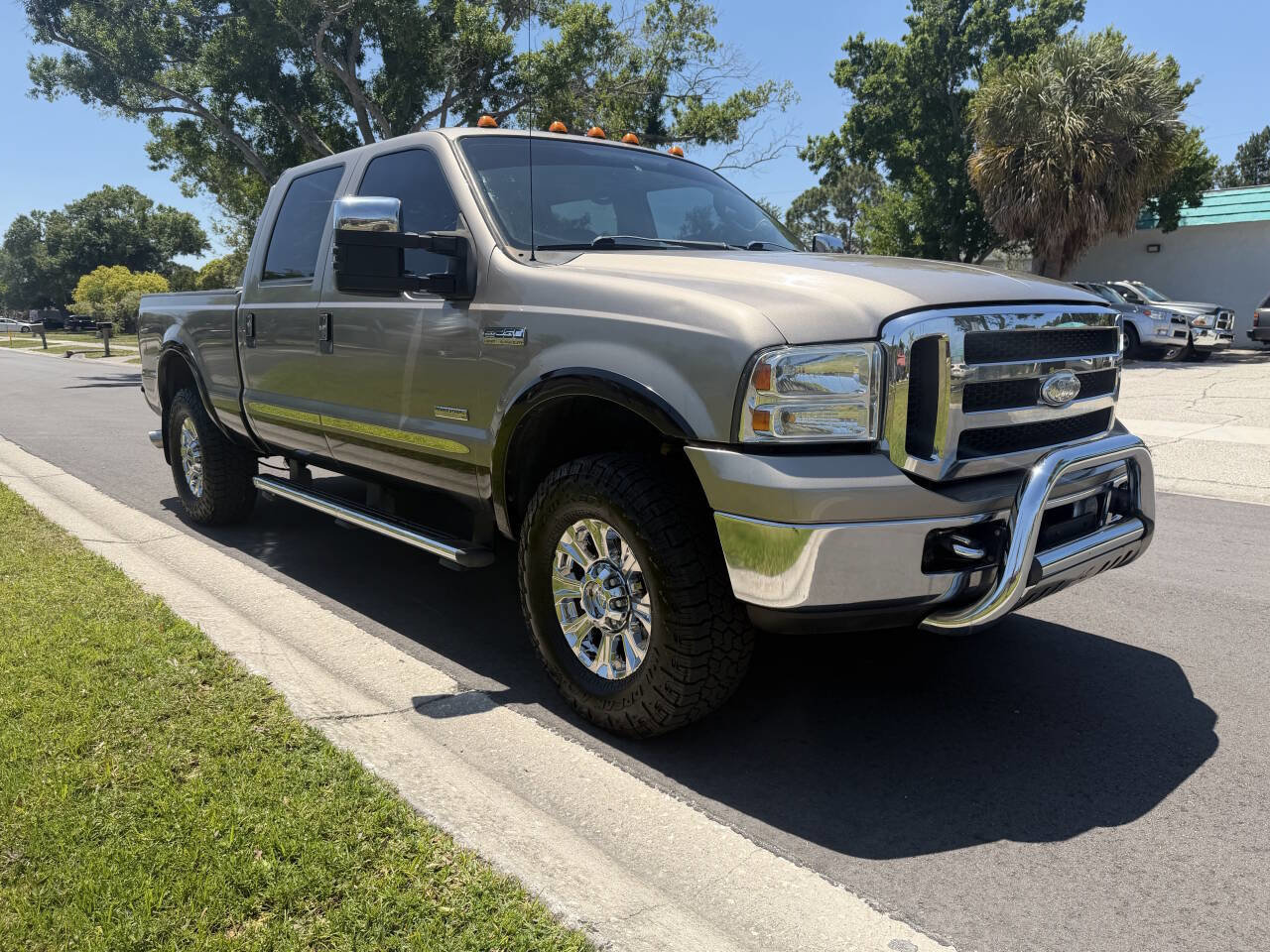Used 2006 Ford F250 Lariat image 2