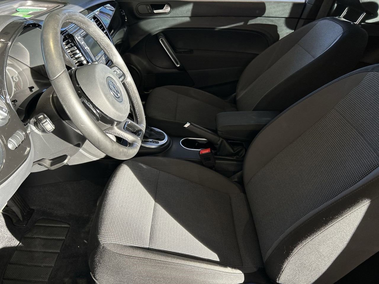 Used 2019 Volkswagen Beetle 2.0T S image 16