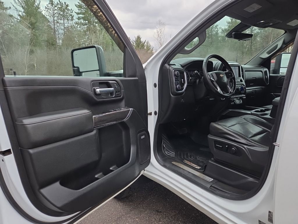 Used 2020 Chevrolet Silverado 2500 LTZ w/ LTZ Premium Package AWD/4WD image 12