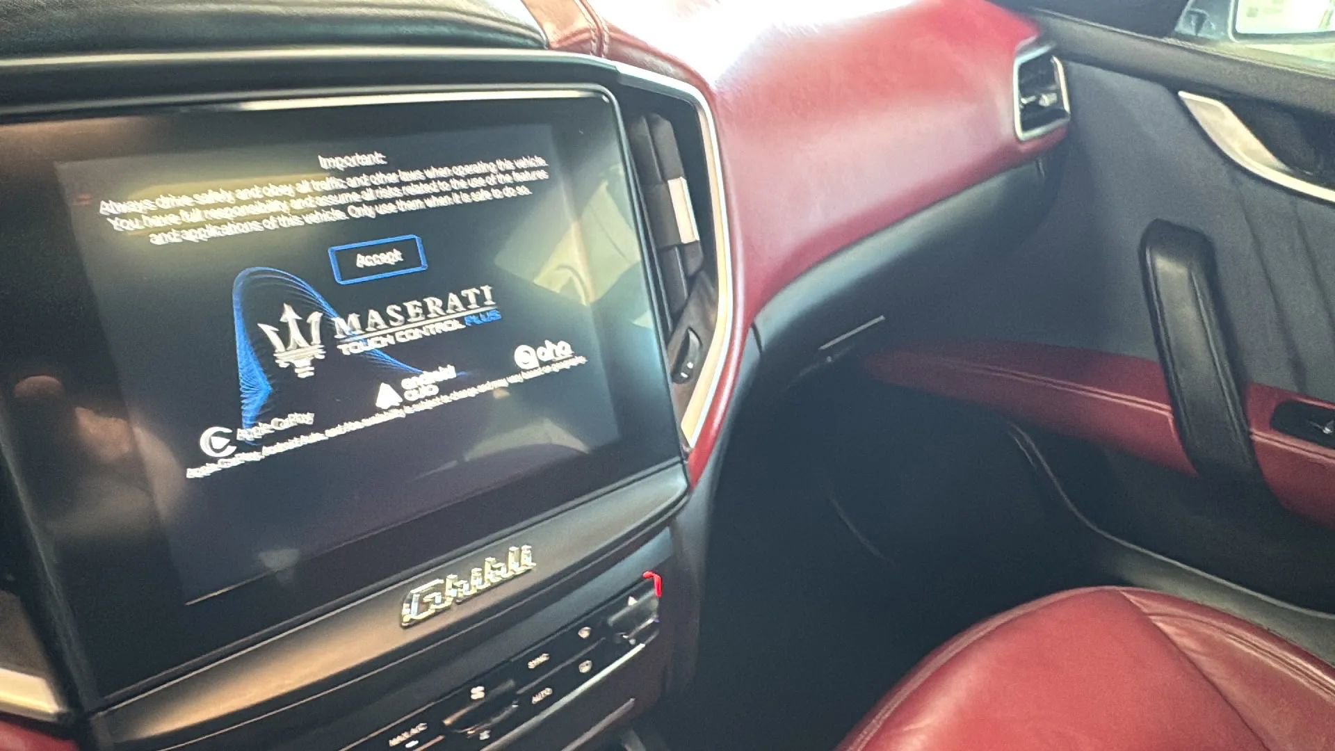 Used 2017 Maserati Ghibli w/ Luxury Package RWD image 20