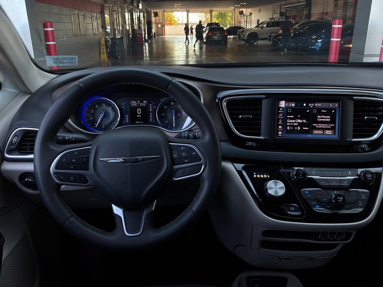 Used 2023 Chrysler Voyager LX FWD image 15