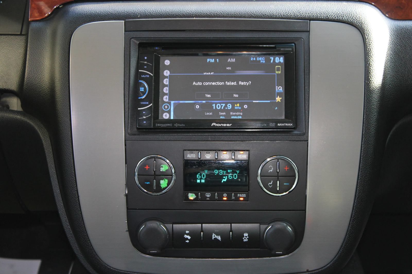 Used 2013 GMC Yukon SLT AWD/4WD image 25