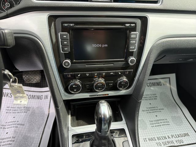 Used 2012 Volkswagen Passat 2.5 SE FWD image 17