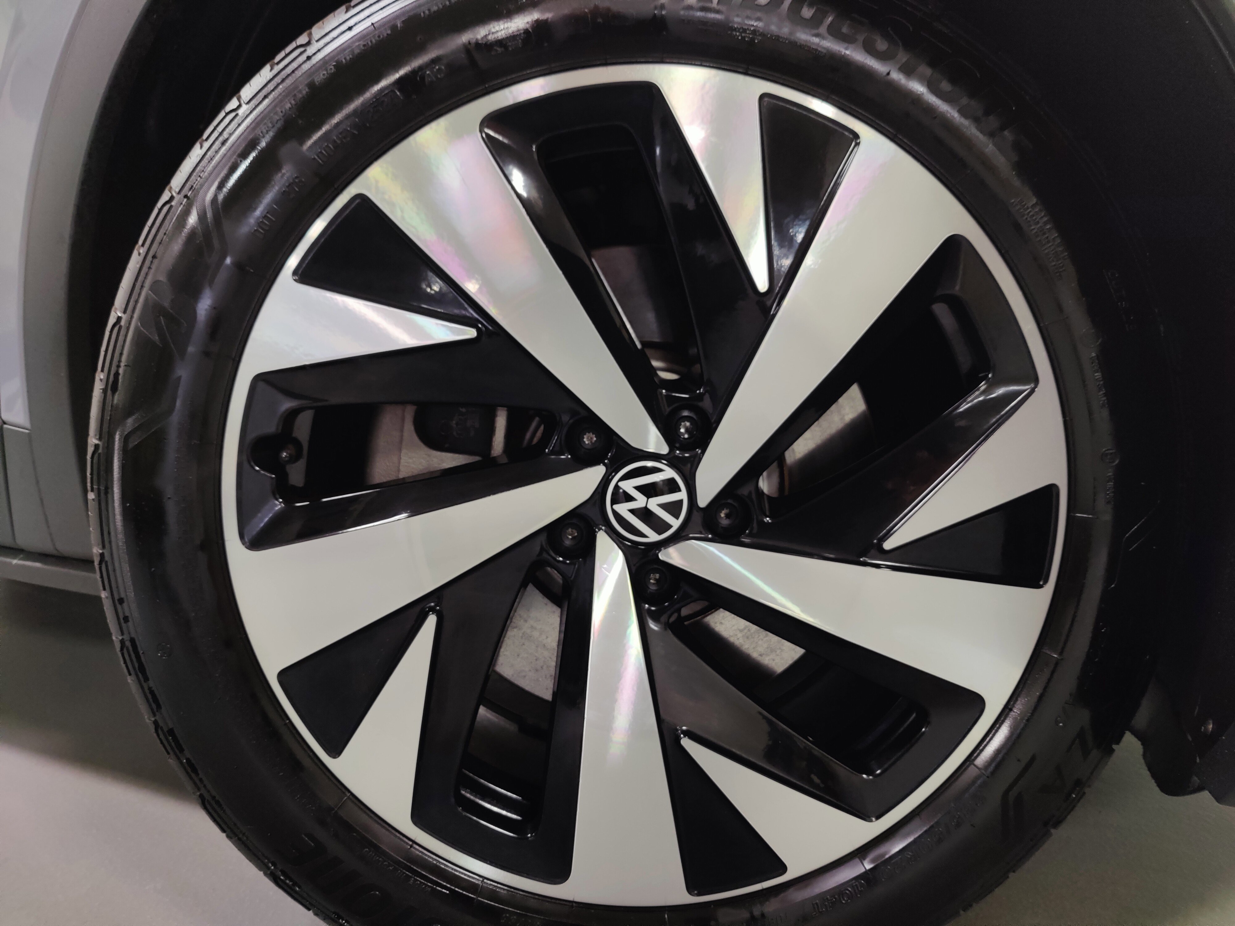 Certified 2021 Volkswagen ID.4 Pro S w/ Gradient Package image 16