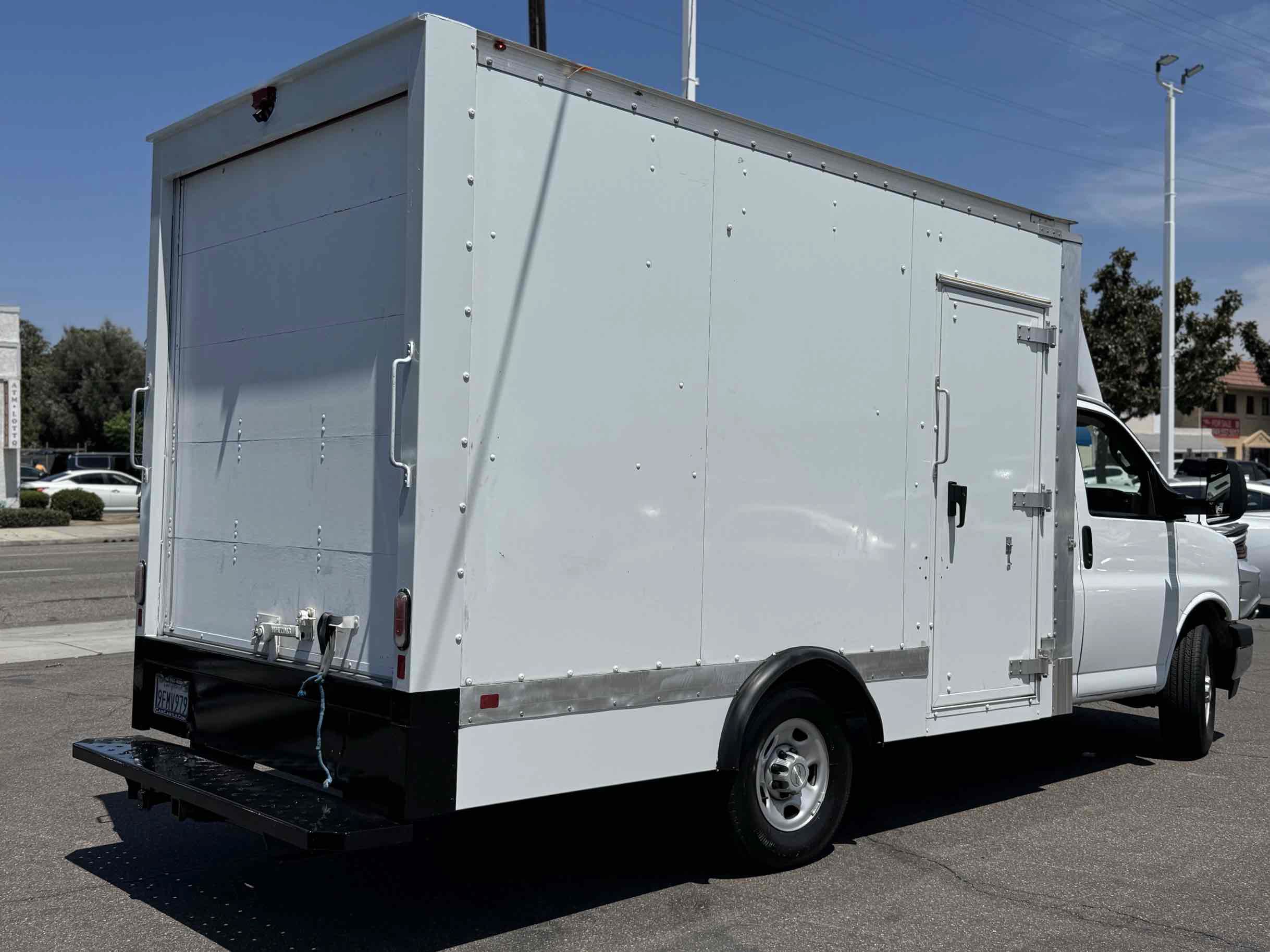 Used 2023 Chevrolet Express 3500 w/ Power Convenience Package RWD image 6