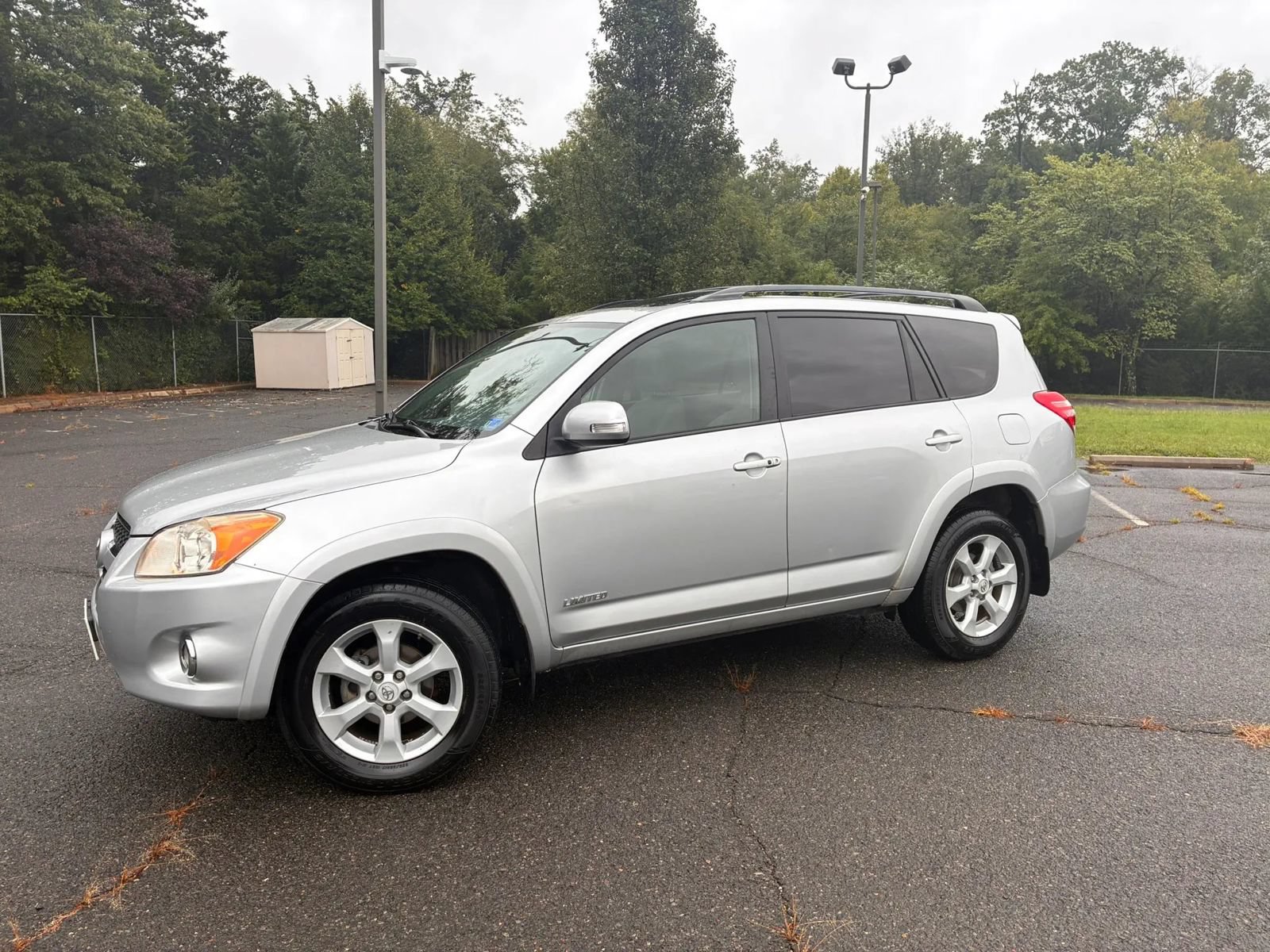 Used 2011 Toyota RAV4 Limited w/ Limited Extra Value Pkg AWD/4WD image 5