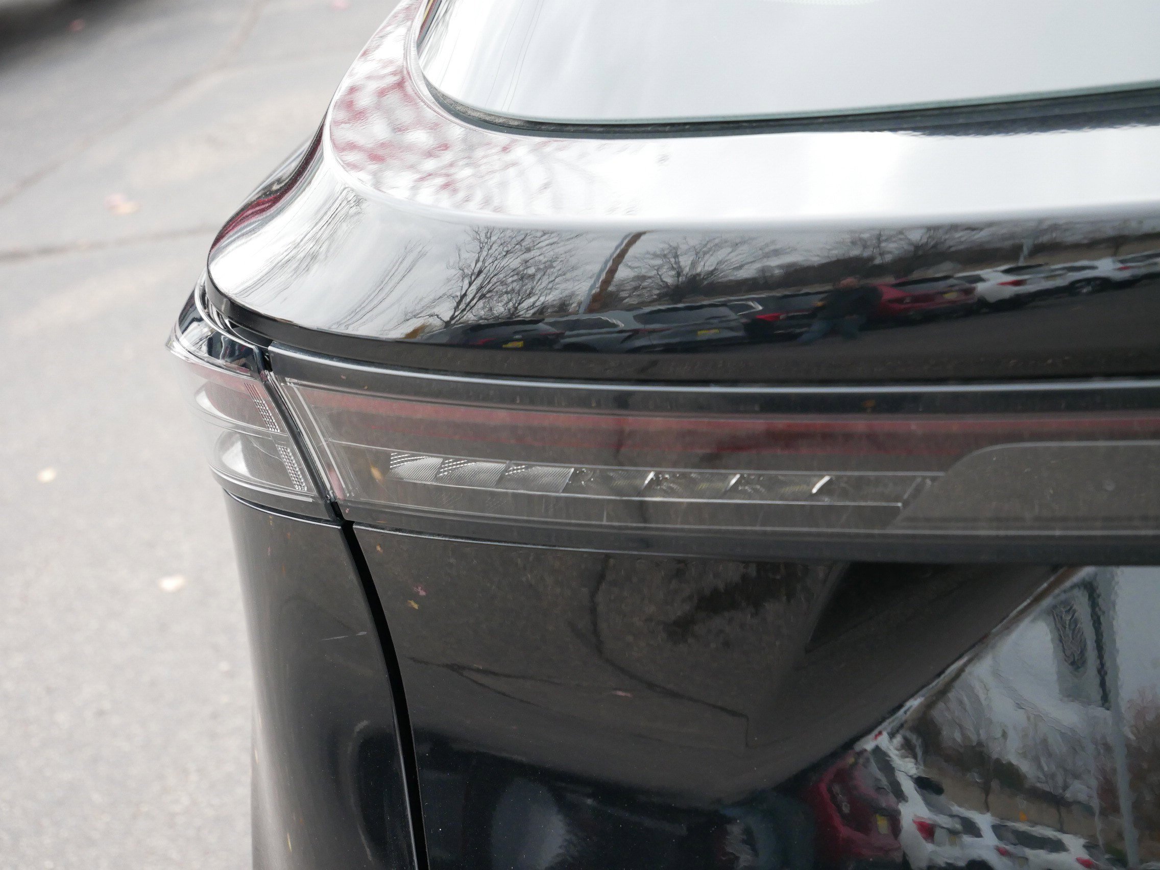 Used 2024 Nissan Ariya PLATINUM+ image 17