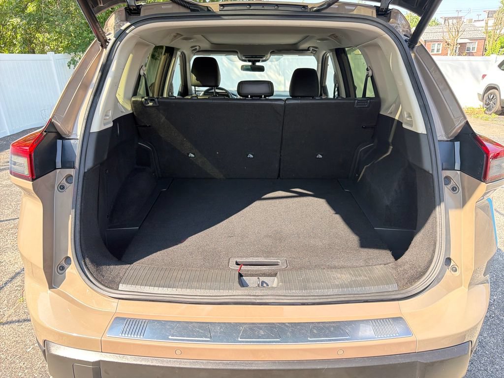 Used 2024 Nissan Rogue SV w/ SV Premium Package AWD/4WD image 28