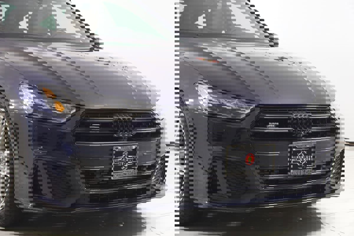 Used 2021 Audi A7 e Premium Plus w/ Black Optic Package image 42