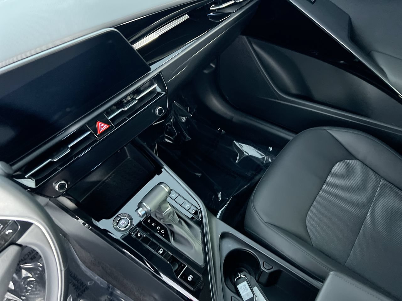 Certified 2024 Kia Niro EX FWD image 22