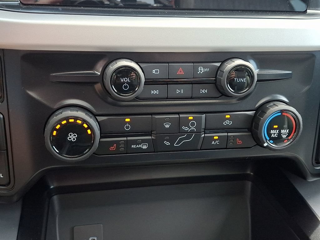 New 2026 Ford F350 XLT w/ XLT Premium Package AWD/4WD image 12
