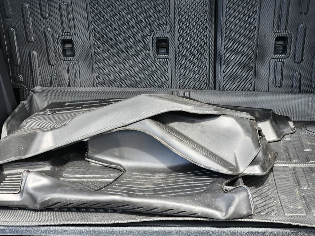 Used 2024 Ford Bronco Everglades image 11