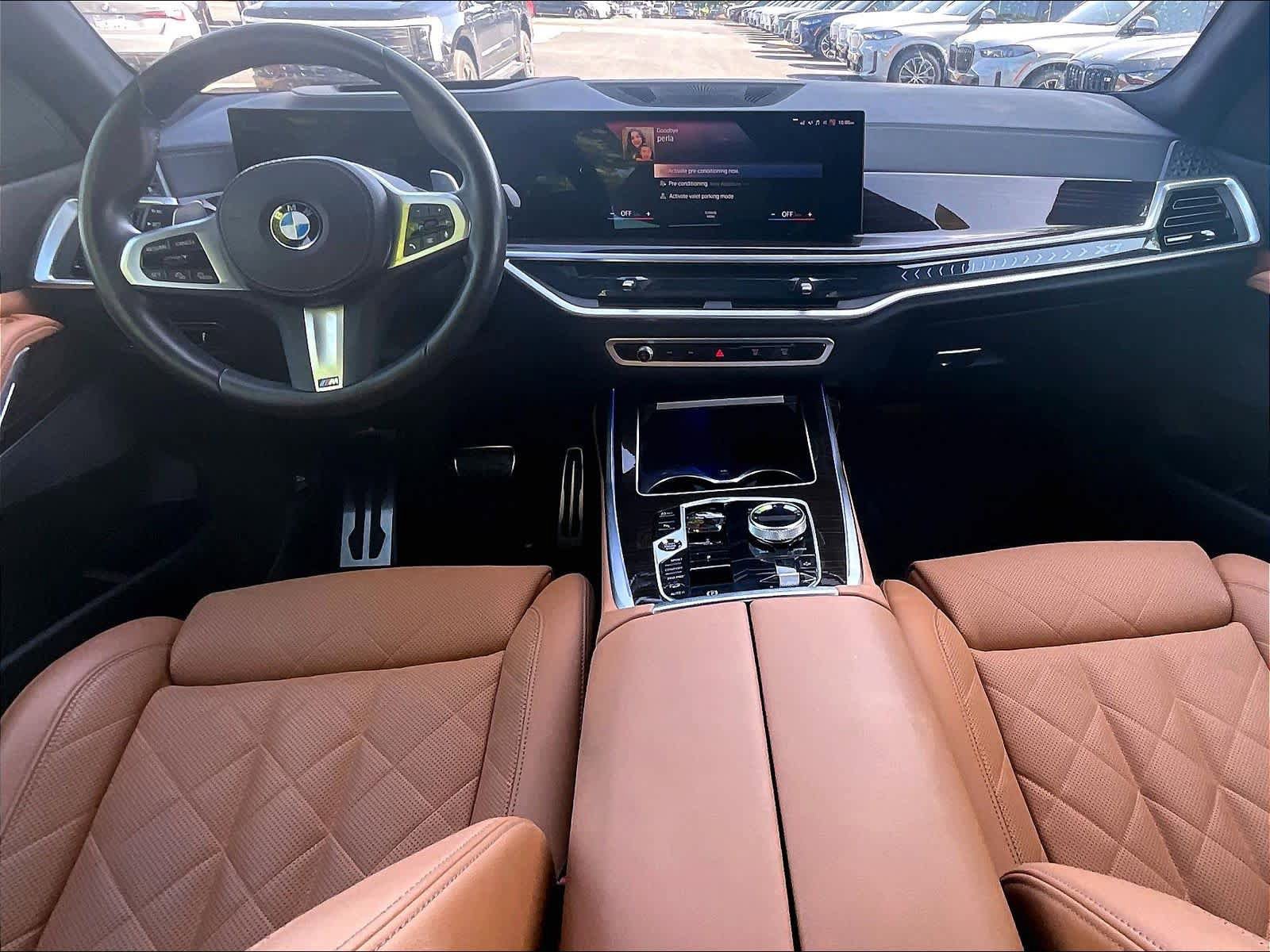 Used 2023 BMW X7 xDrive40i w/ M Sport Package AWD/4WD image 15