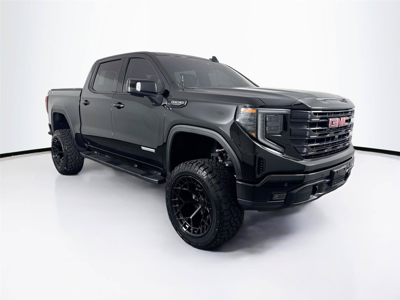 Used 2025 GMC Sierra 1500 Elevation w/ Elevation Premium Package AWD/4WD image 10
