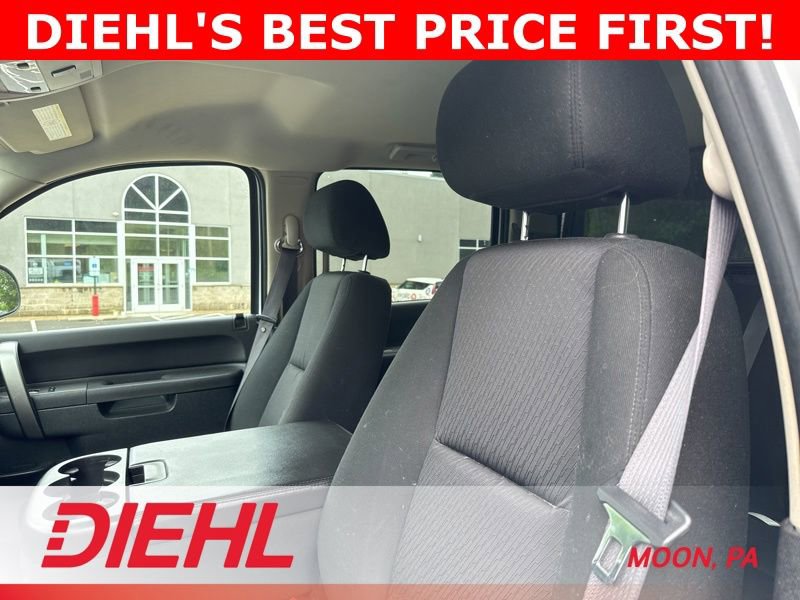 Used 2011 Chevrolet Silverado 2500 LT w/ Interior Plus Package AWD/4WD image 19