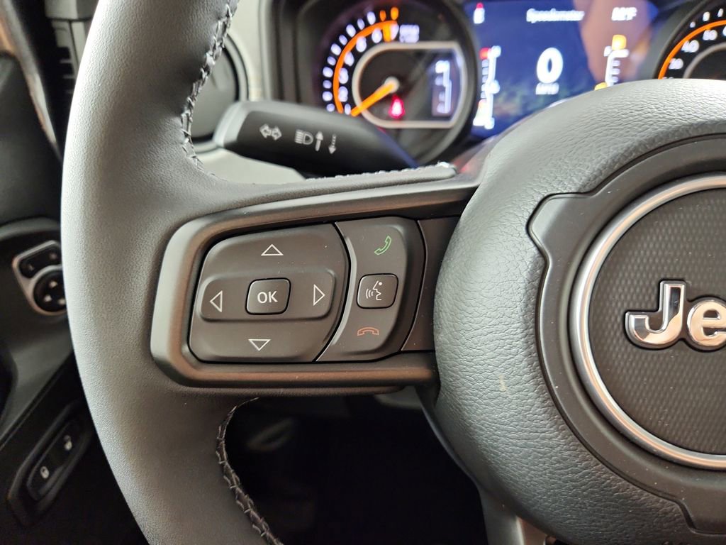 New 2025 Jeep Gladiator Sport AWD/4WD image 11