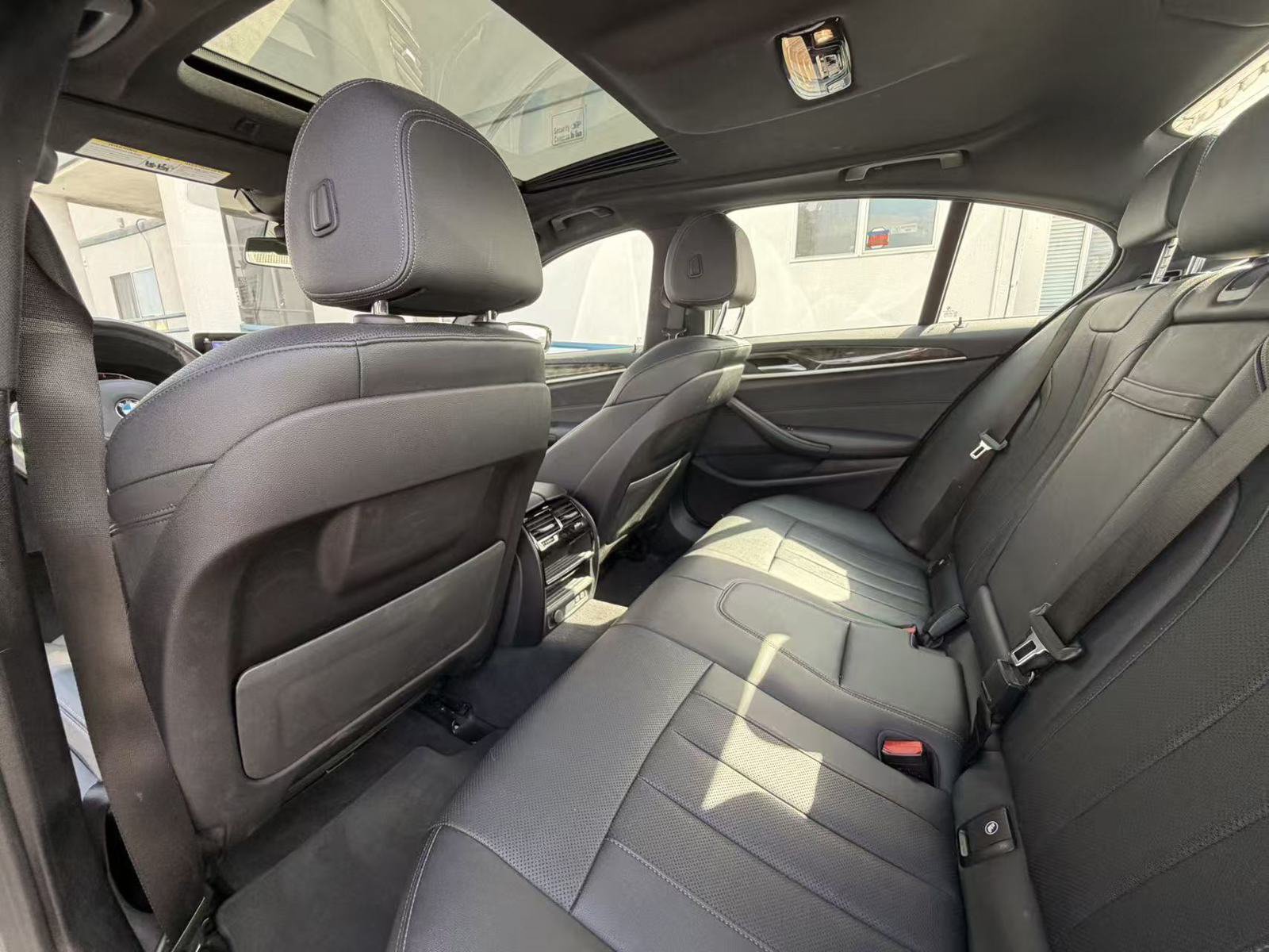 Used 2023 BMW 530i w/ M Sport Package RWD image 15