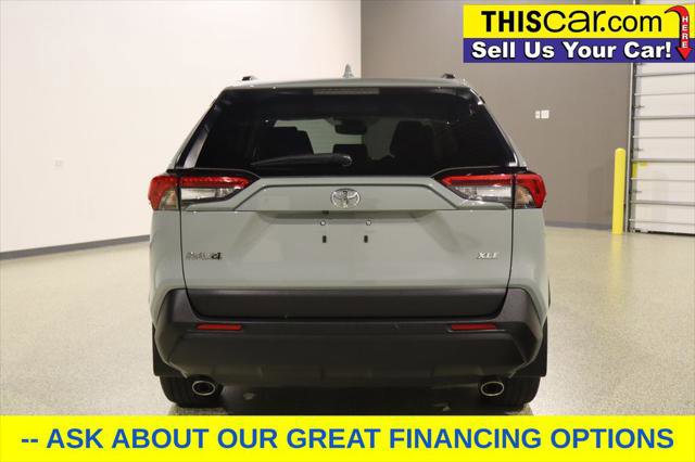 Used 2023 Toyota RAV4 XLE Premium image 6