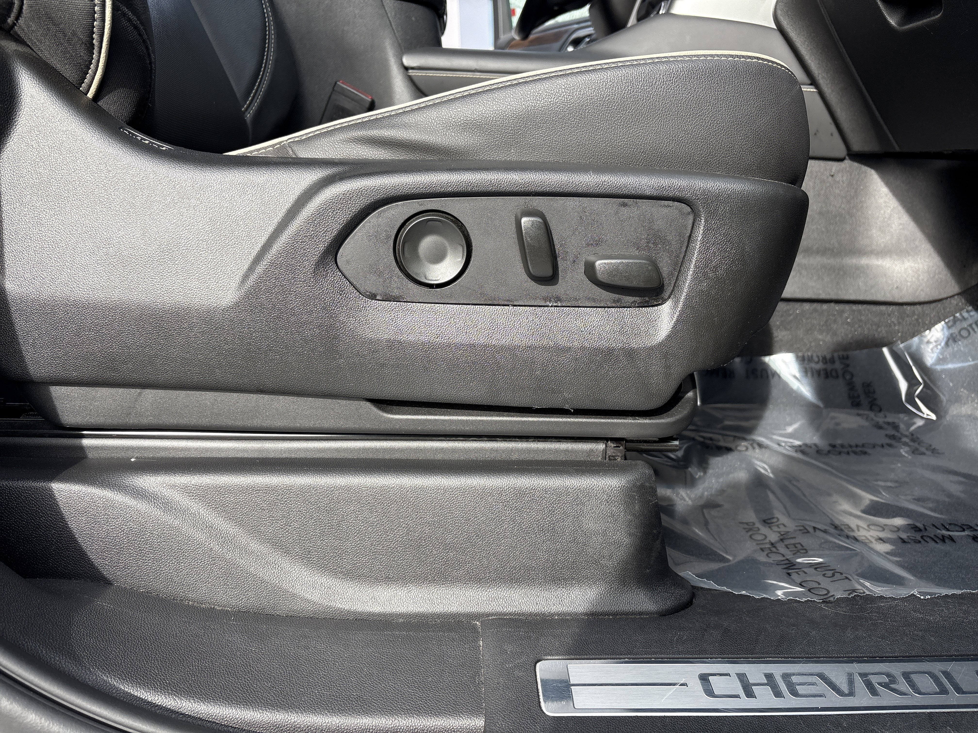 Used 2021 Chevrolet Tahoe Premier w/ Premium Package image 29