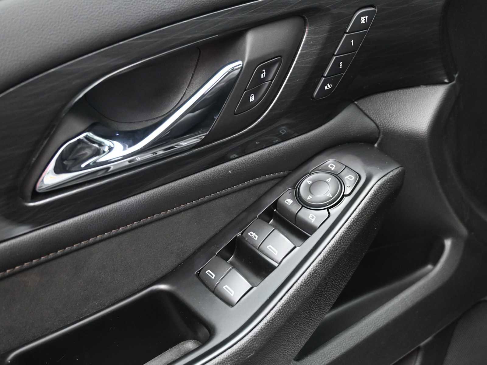 Used 2023 Chevrolet Traverse High Country image 17