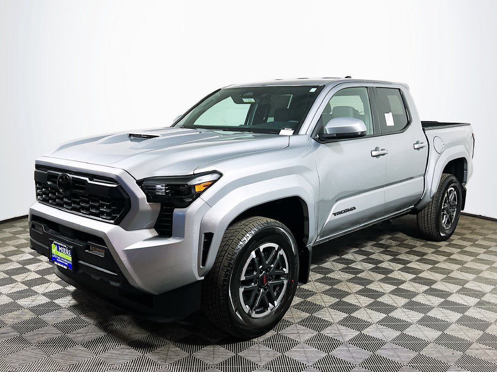 Used 2026 Toyota Tacoma TRD Sport AWD/4WD image 3