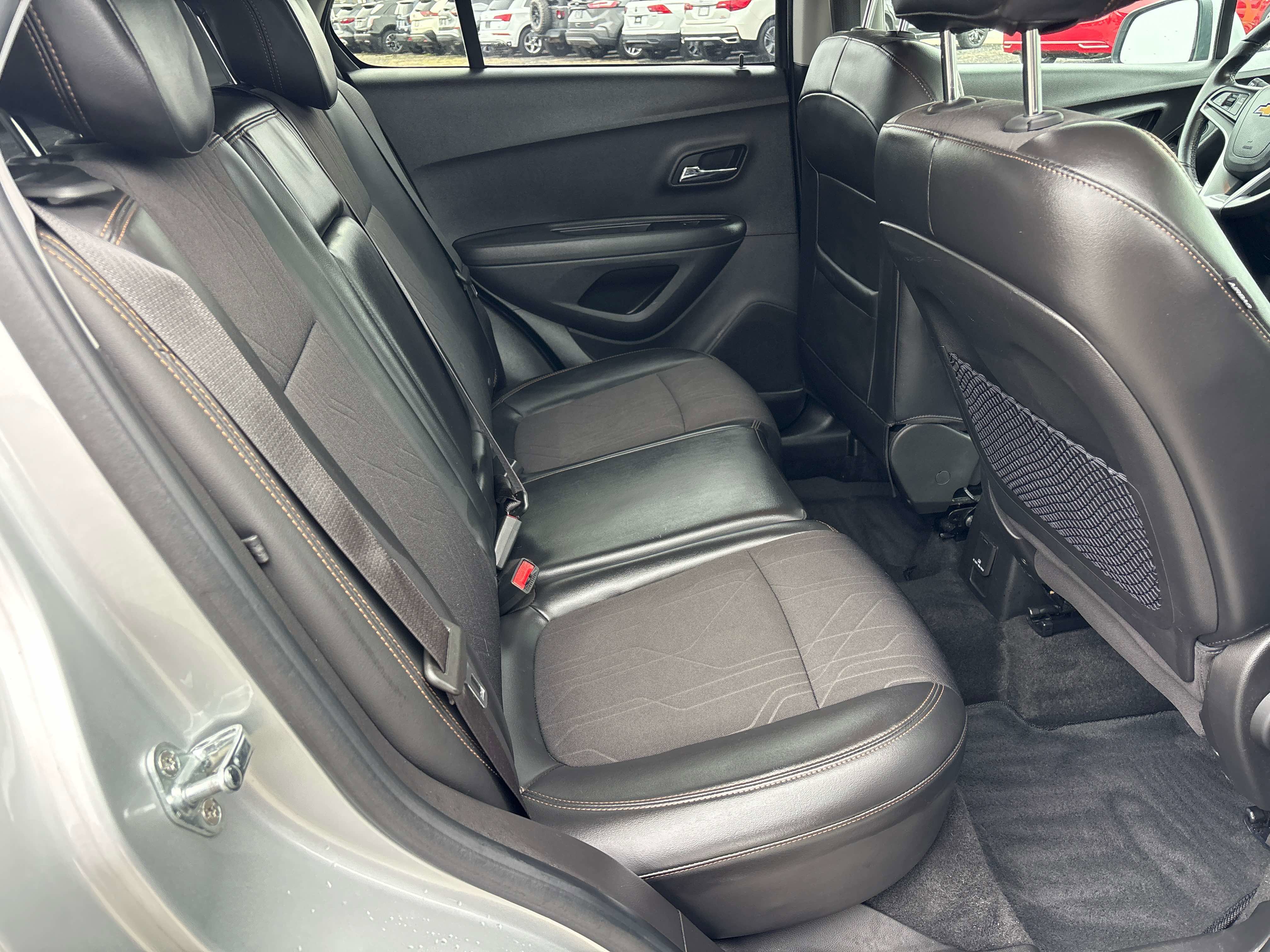 Used 2019 Chevrolet Trax LT w/ LT Convenience Package image 15