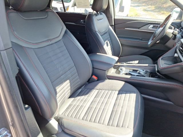 Certified 2025 Ford Explorer ST-Line w/ Premium Package image 28