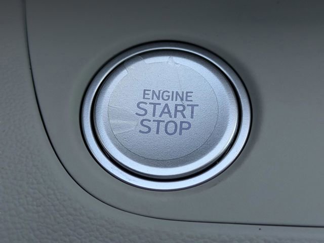 Used 2025 Hyundai Elantra Limited image 30