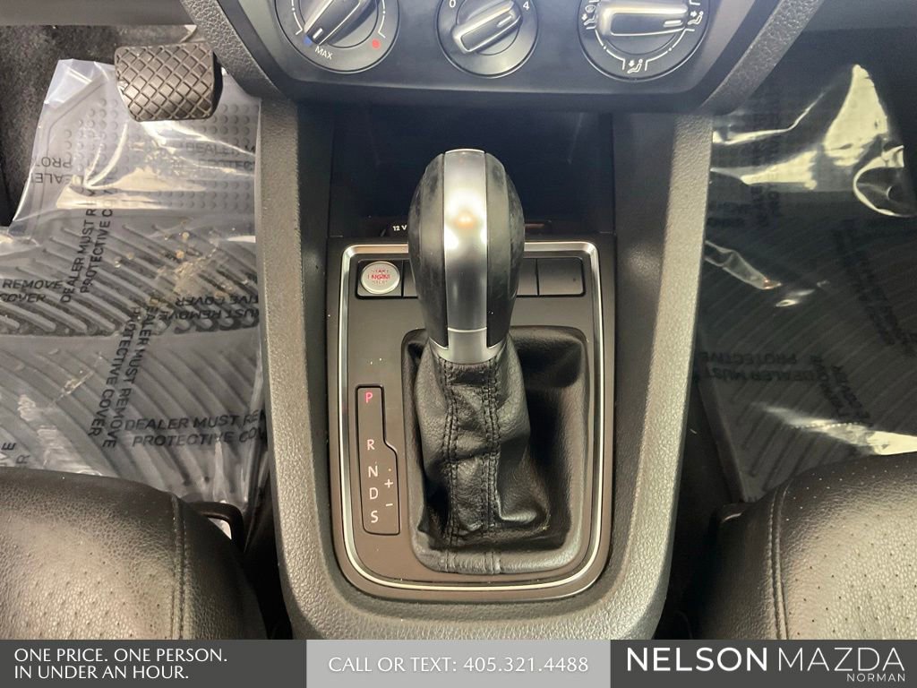 Used 2017 Volkswagen Jetta SE FWD image 37