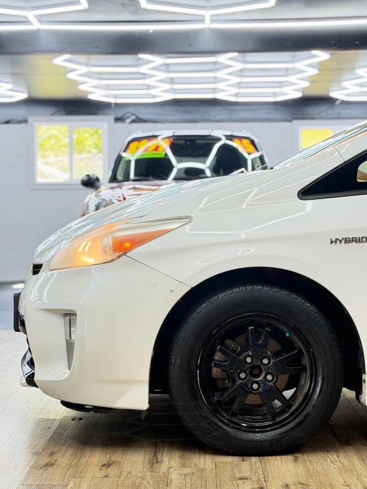 Used 2012 Toyota Prius Two FWD image 3