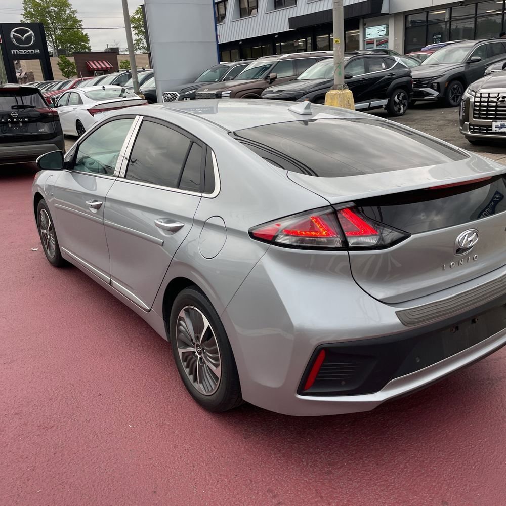 Used 2020 Hyundai Ioniq Limited FWD image 4