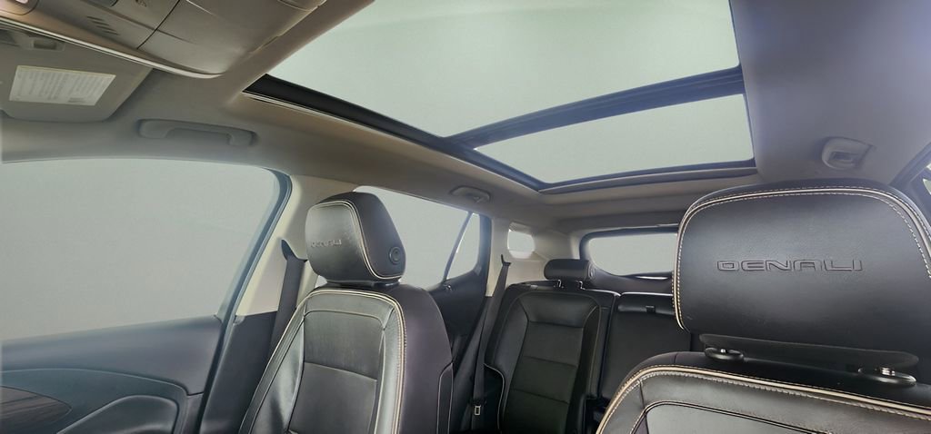 Used 2019 GMC Terrain Denali w/ Advanced Safety Package image 17