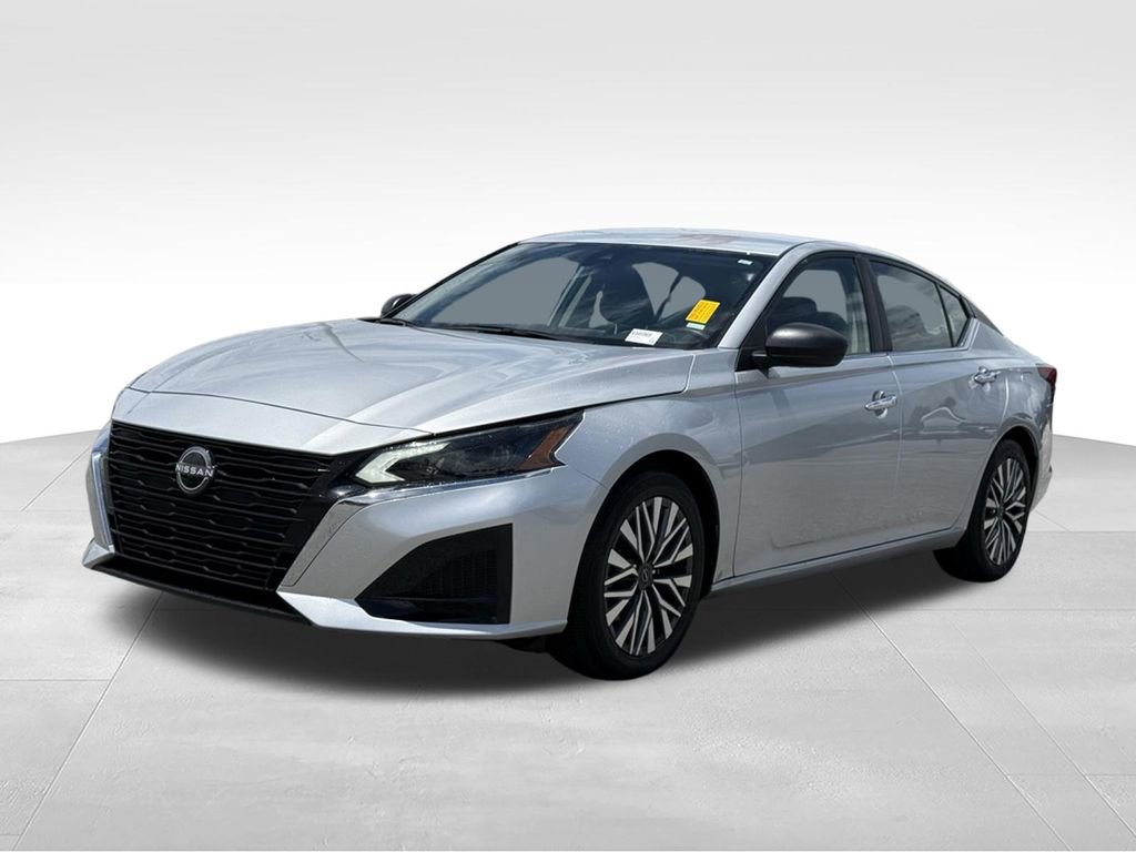 Used 2024 Nissan Altima 2.5 SV