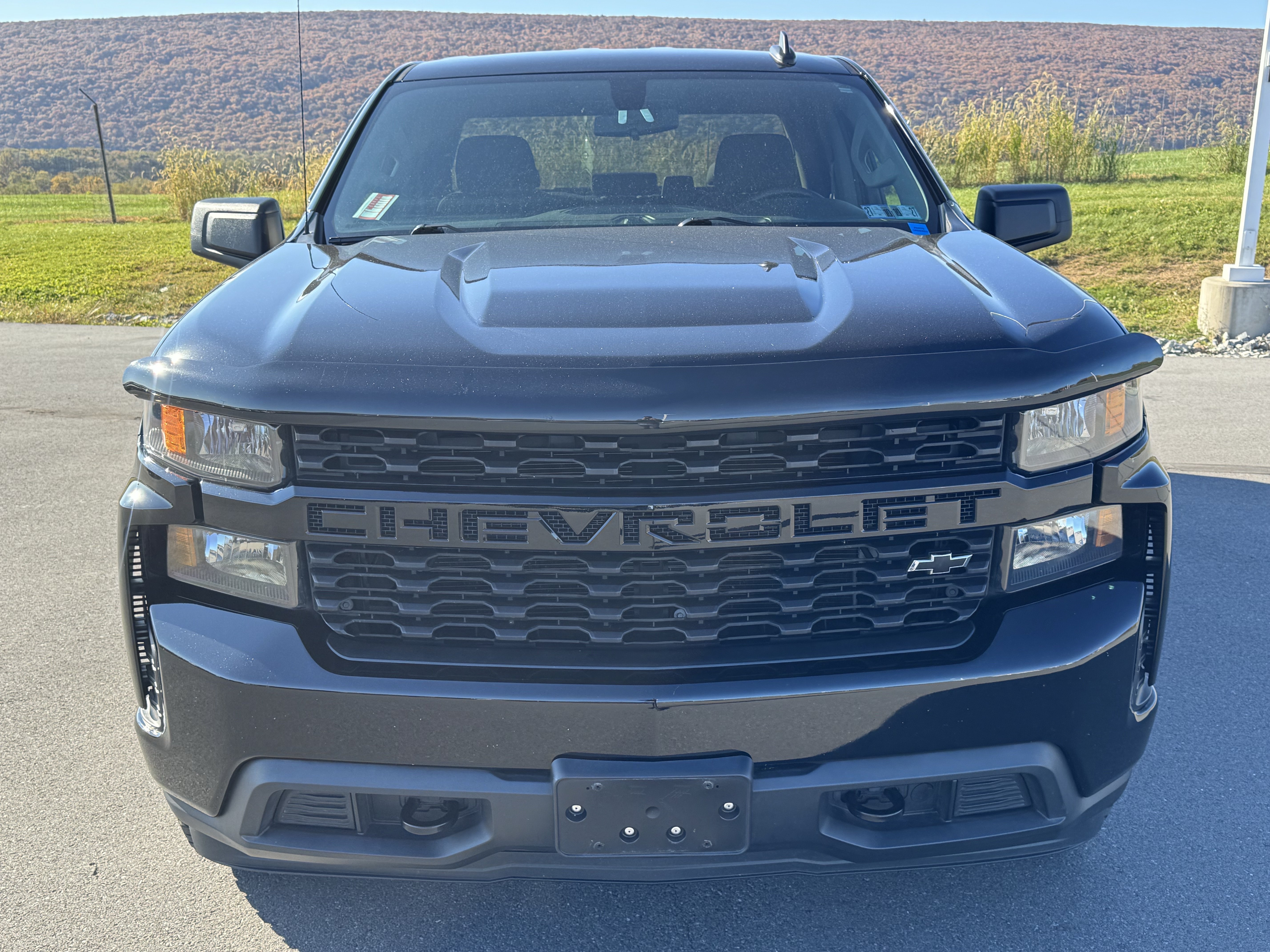 Used 2020 Chevrolet Silverado 1500 Custom w/ Custom Value Package AWD/4WD image 9