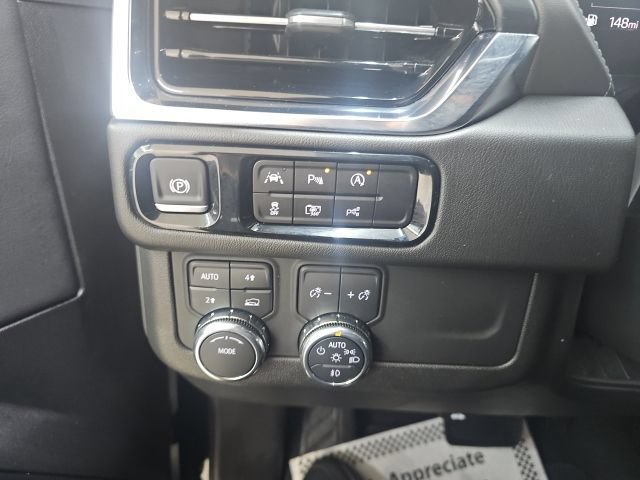 Used 2025 GMC Yukon Denali AWD/4WD image 10