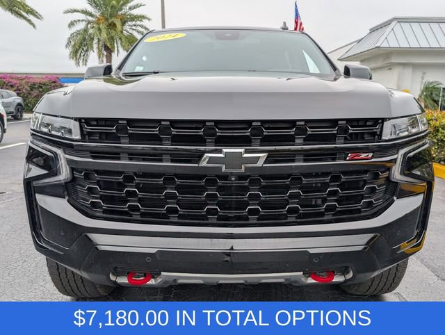 Used 2024 Chevrolet Suburban Z71 w/ Luxury Package image 2