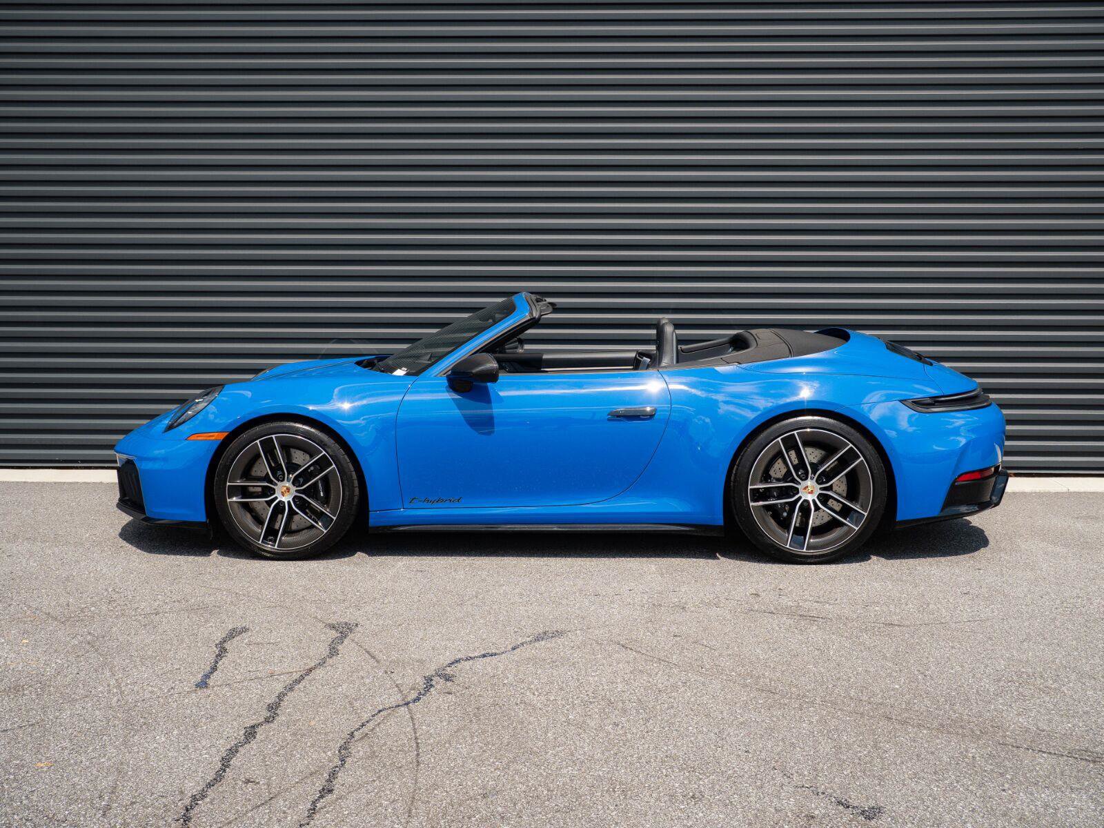 Certified 2025 Porsche 911 Carrera 4 GTS AWD/4WD image 2