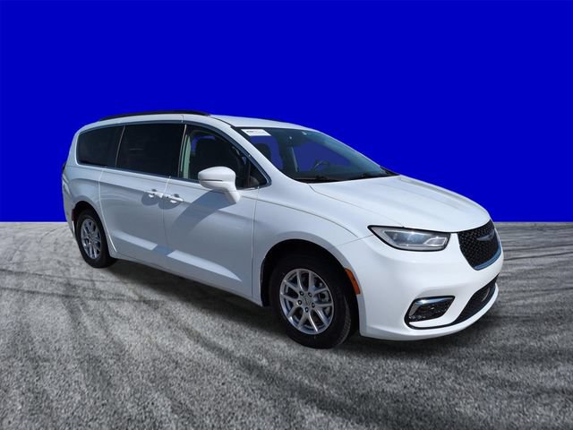 Used 2022 Chrysler Pacifica Touring-L FWD image 2