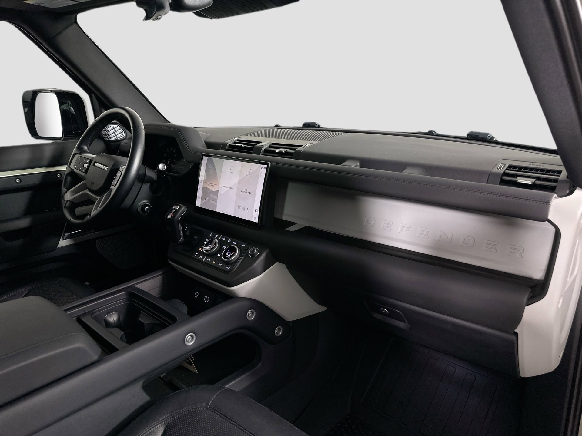 Certified 2024 Land Rover Defender 130 S image 34