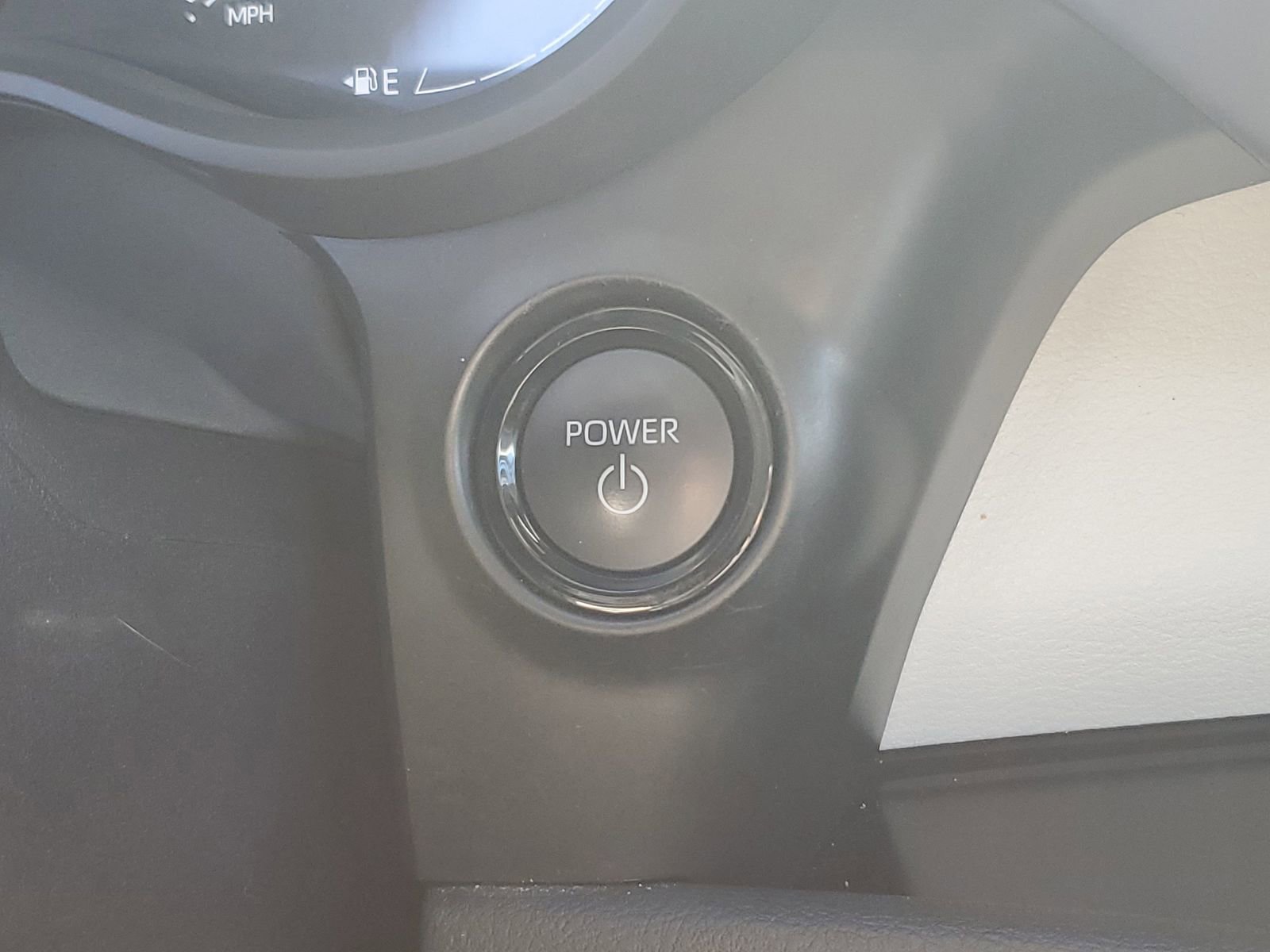 Certified 2025 Toyota Sienna LE image 30