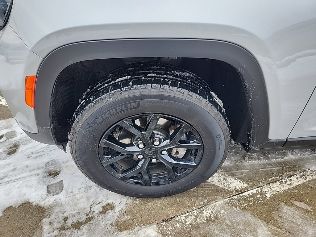 Certified 2024 Jeep Grand Cherokee Altitude image 15