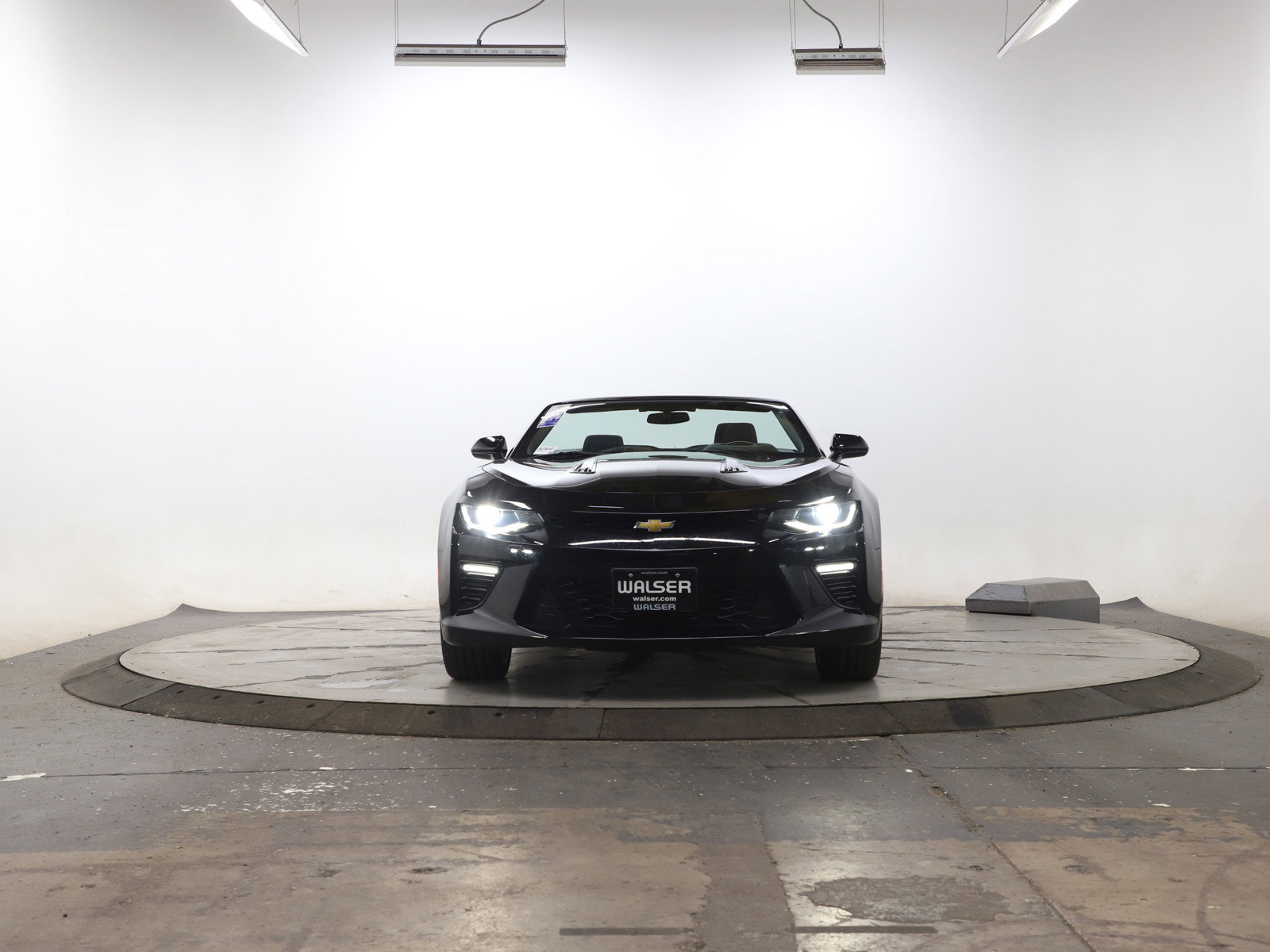 Used 2017 Chevrolet Camaro SS image 11