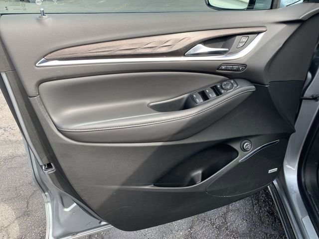 Used 2024 Buick Enclave Avenir w/ Avenir Technology Package image 23